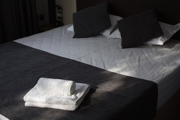 Chambre Confort double | Bureau, espace de travail pour ordinateurs portables