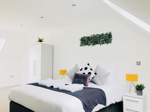 Room - 1 & 2 Bedroom Shield House Apartments Sheffield Centre (Sheffield)