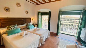 Desk, free WiFi, bed sheets - Casa Mari Paz (Córdoba)