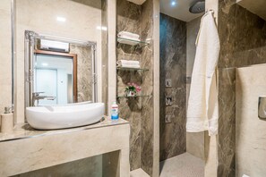 Villa (5-Bedroom Villa with Two Pools) | Bathroom