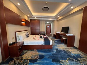 Deluxe Suite, 2 Bedrooms with One-way Airport Pick up | Minibar, in-room safe, individually decorated, individually furnished - City Comfort Airport Hotel Phnom Penh (Phnom Penh)