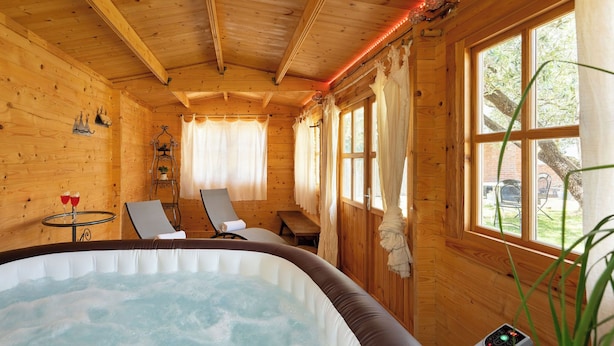 Spa - Vacation home with swimming pool and hot tub relaxation and tranquility (Lamporecchio)
