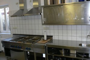 Townhome Basic (incl.150EUR cleaning&16EUR laundryFee) | Eget kök | Ugn, spishäll, diskmaskin och brödrost