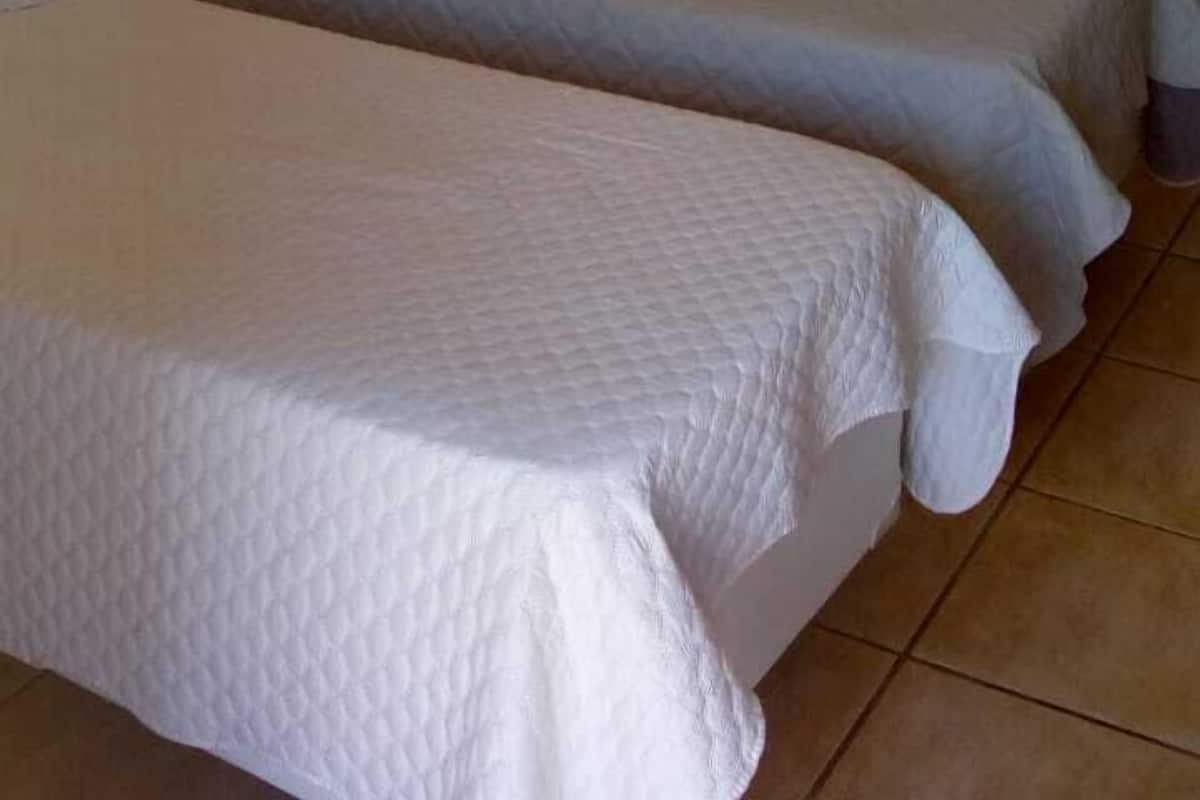 Habitación triple | Minibar, wifi gratis y ropa de cama
