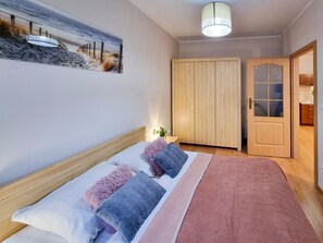 2 bedrooms, WiFi, bed sheets