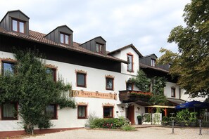 Front of property - Hotel Trasen (Waldkraiburg)