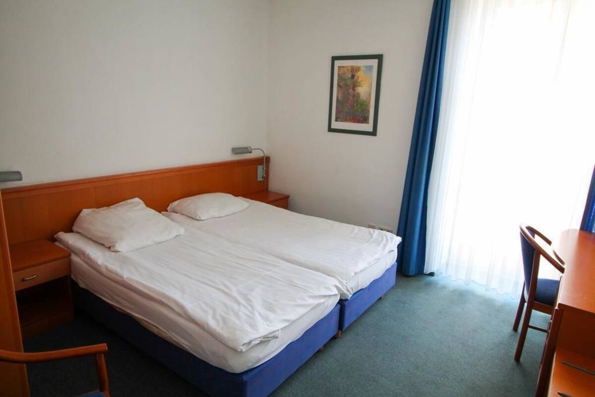 Double Room | 2 bedrooms, free WiFi, bed sheets