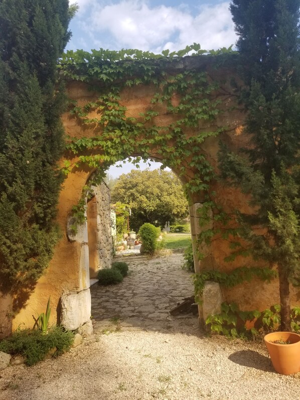 Sérhannaðar innréttingar, sérvalin húsgögn, vinnuaðstaða fyrir fartölvur