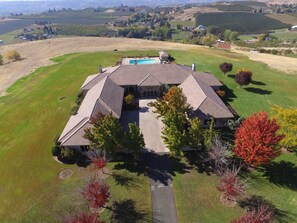 Exterior - Pond Suite at Chateau Valhalla (Selah)