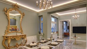 Apartemen Mewah | Makan di kamar