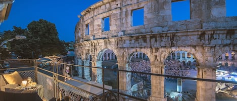 Luxury Apartment | City view