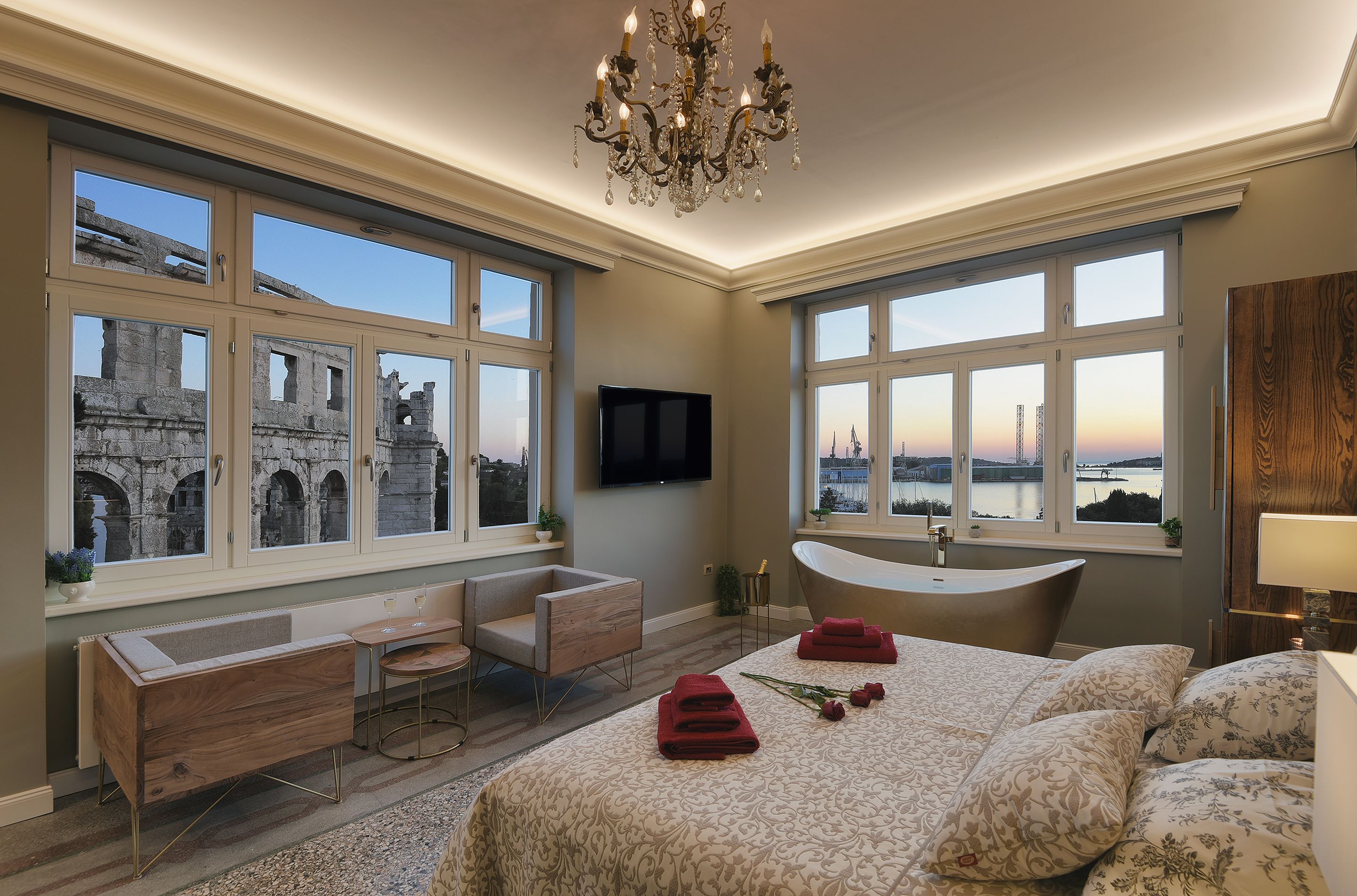 Luxury Apartment | Memory-foam beds, in-room safe, individually decorated