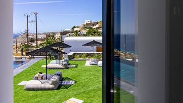 The Irises Suite | 1 makuuhuone, tallelokero huoneessa, yksilöllisesti sisustettu