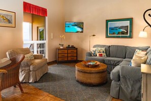 Smart TV, DVD player, books, offices - 3 Bedroom House w/ Car Overlooking Rendezvous Bay with AC in bedrooms. (Cruz Bay)