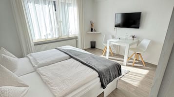 Basic Double Room, Private Bathroom, Garden View | Soundproofing, free WiFi, bed sheets