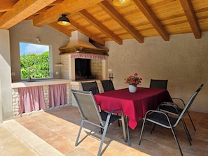 Outdoor dining - Traditional holiday house in peaceful location, village Rakalj (Rakalj)