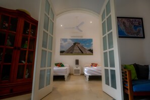 Family House | 3 bedrooms, in-room safe, iron/ironing board, free WiFi - Casa de las Rutas (Valladolid)