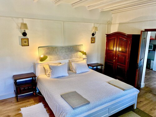 Integrated apartment numa casa do séc. XVI no Historic center of Estremoz.