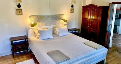 Integrated apartment numa casa do séc. XVI no Historic center of Estremoz.