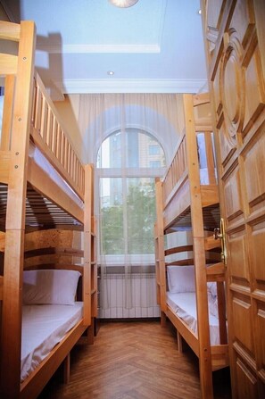 Iron/ironing board, free WiFi, bed sheets - Golden Globus Hostel (Kyiv)