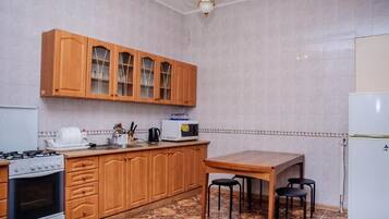 Réfrigérateur dans l'espace commun, micro-ondes dans l'espace commun