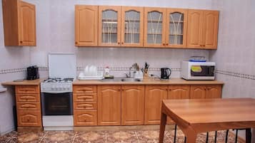 Fridge, microwave