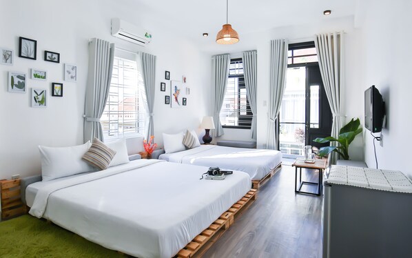 Pallet F Room | Minibar, desk, soundproofing, free WiFi - Nem's House Hoi An (Da Nang)
