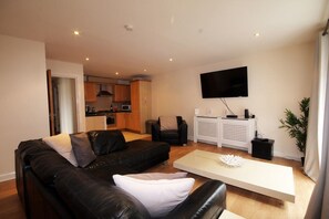 Belfast City Central Apartment | Living room | Flat-screen TV - Belfast City Central Apartment (Belfast)