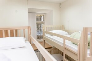 In-room safe, iron/ironing board, free WiFi - Globus Lipki Hostel (Kyiv)