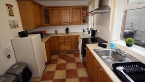 Ravenhill Townhouse City Centre Access | Private kitchen