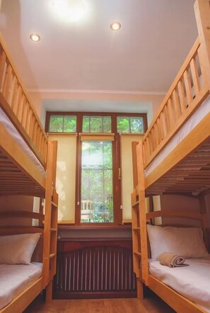 Ferros/tábuas de passar roupa, Wi-Fi de cortesia, roupa de cama
