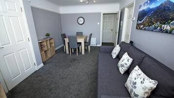 Belfast Modern Apartment City Centre | Living room | Flat-screen TV