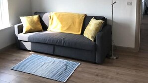 Contemporary Apartment 3 City Centre | Living room - Contemporary Apartment (Belfast)