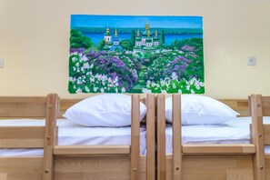 Iron/ironing board, free WiFi, bed sheets - BOTANIC Globus - Hostel (Kyiv)