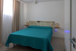 1 slaapkamer, een strijkplank/strijkijzer, reisbedje, gratis wifi