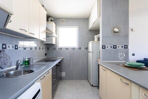 Microwave, oven, stovetop, coffee/tea maker