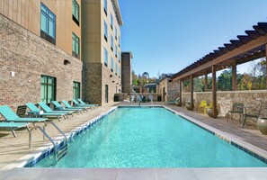 Outdoor pool - Home2 Suites by Hilton Charleston Daniel Island (Charleston)