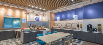 Holiday Inn Express Shanghai Jiading Center by IHG