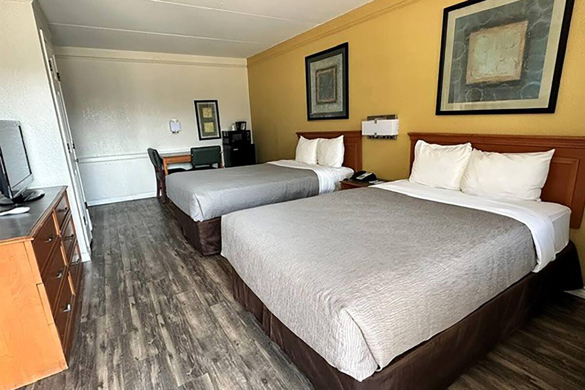 Desk, WiFi, bed sheets