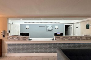 Lobby - Baymont by Wyndham Nacogdoches Near University (Nacogdoches)