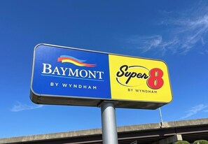 Front of property - Baymont by Wyndham Nacogdoches Near University (Nacogdoches)