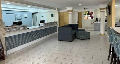 Baymont by Wyndham Nacogdoches Near University