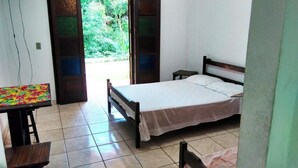 1 habitación y ropa de cama 
