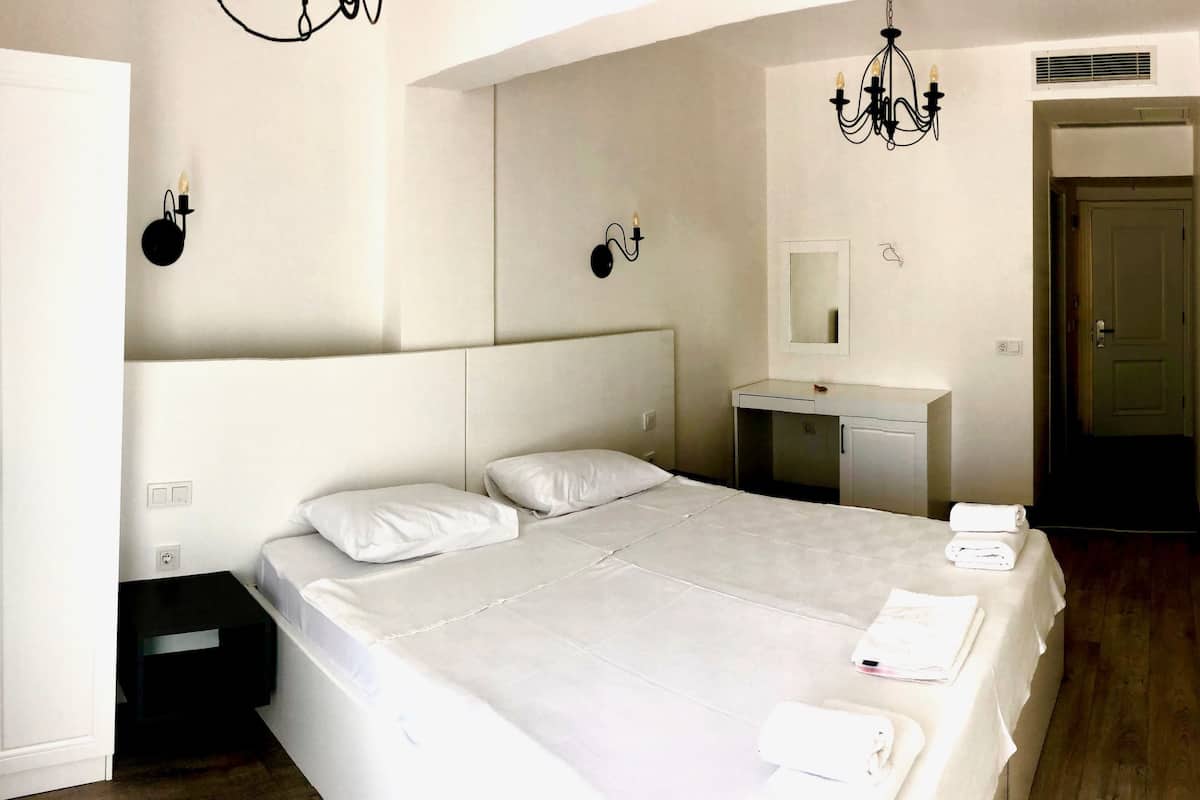 Een minibar, geluiddichte muren, gratis wifi, beddengoed