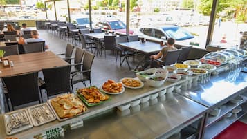 Desayuno buffet incluido todos los días