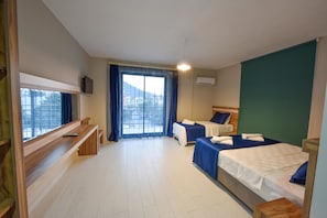 Desk, blackout curtains, soundproofing, free WiFi