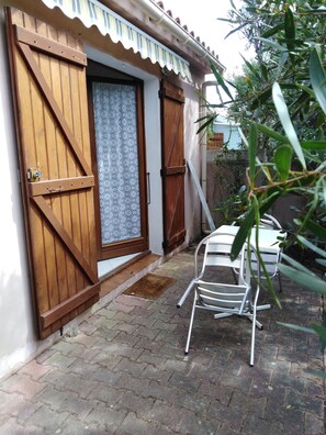 Exterior detail - Single room 2 person motel 1 (Porto-Vecchio)