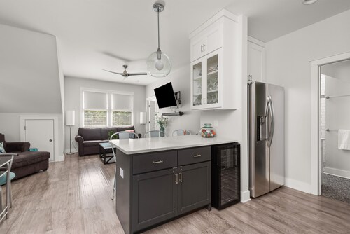 Charming East Nashville Hideaway | King Bed, 2 Balconies, Pet Friendly, Walkable