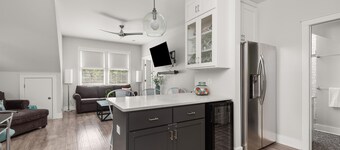 Charming East Nashville Hideaway | King Bed, 2 Balconies, Pet Friendly, Walkable