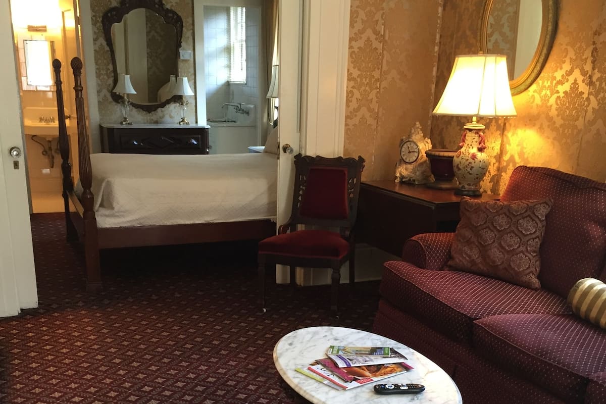 1 Bedroom Suite | 2 bedrooms, individually furnished, iron/ironing board, bed sheets